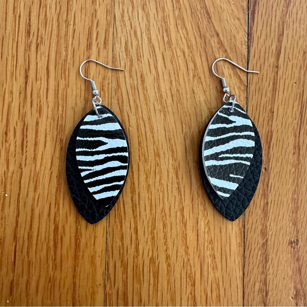 Hand made earrings 🌸